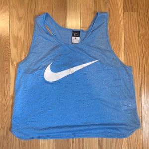 Nike mesh sports top size M